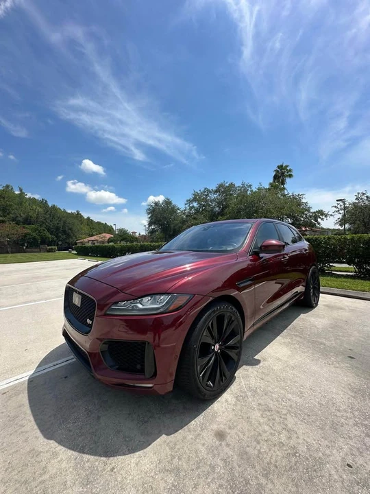 2017 Jaguar F-Pace - Image 4 of 15