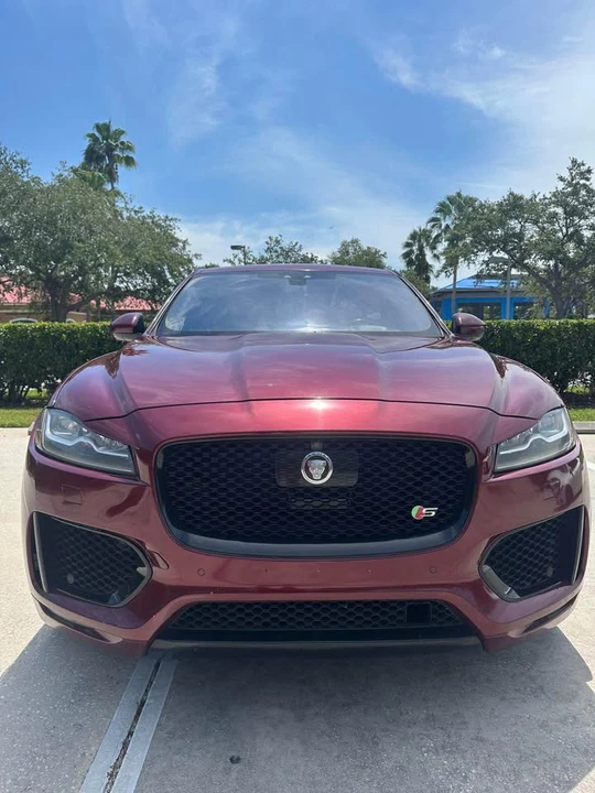2017 Jaguar F-Pace - Image 2 of 15