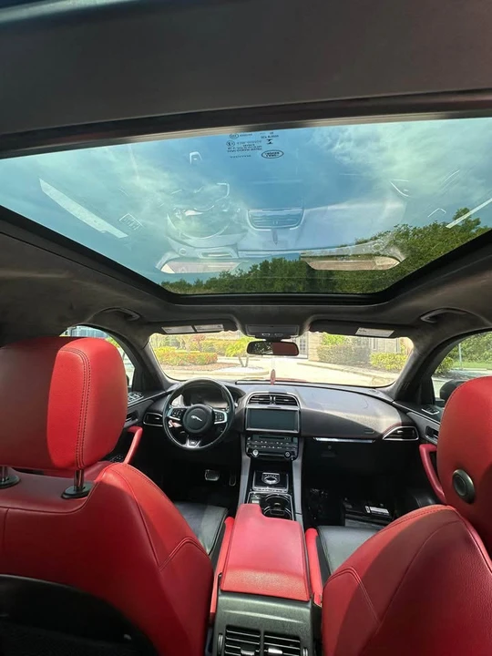 2017 Jaguar F-Pace - Image 14 of 15