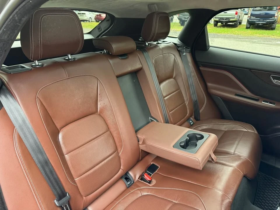 2017 Jaguar F-Pace - Image 12 of 18