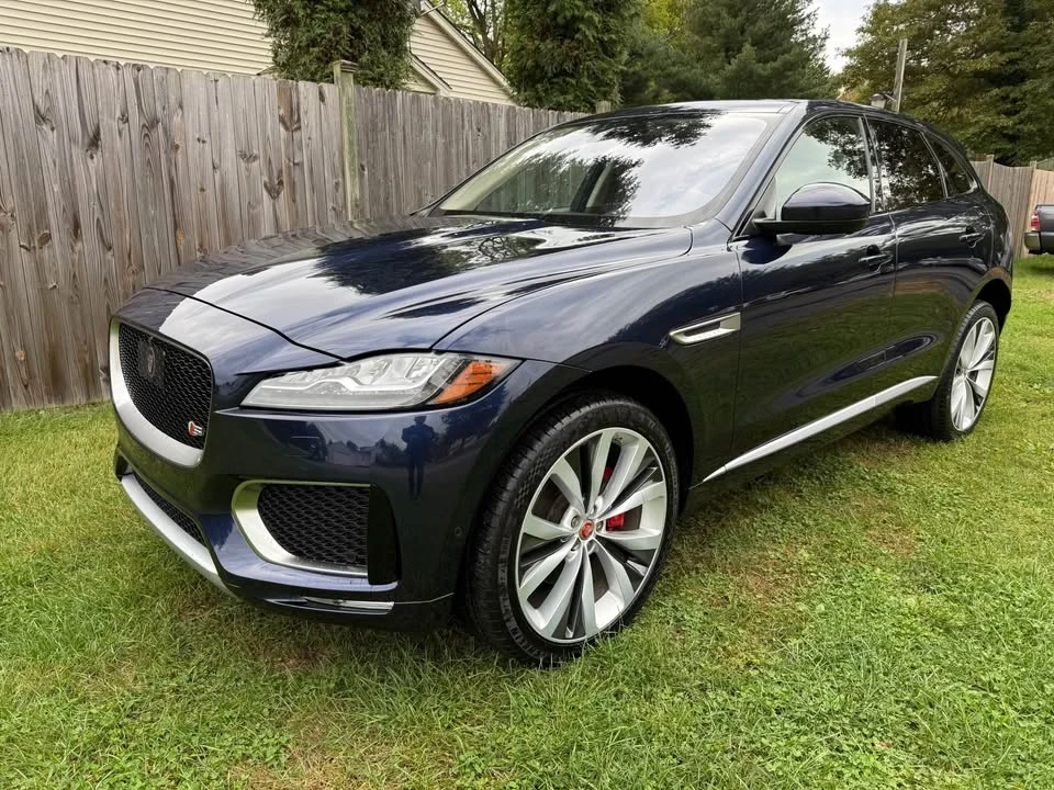 2017 Jaguar F-Pace - Image 2 of 18