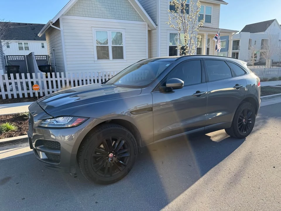 2017 Jaguar F-Pace - Image 2 of 4