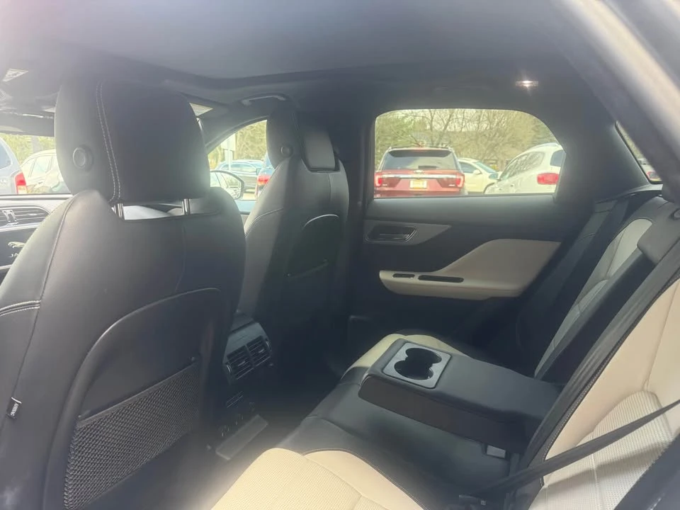 2017 Jaguar F-Pace - Image 6 of 6