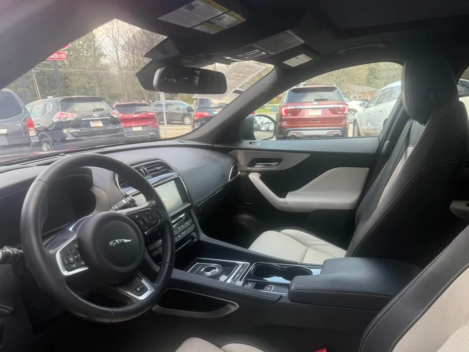 2017 Jaguar F-Pace - Image 5 of 6