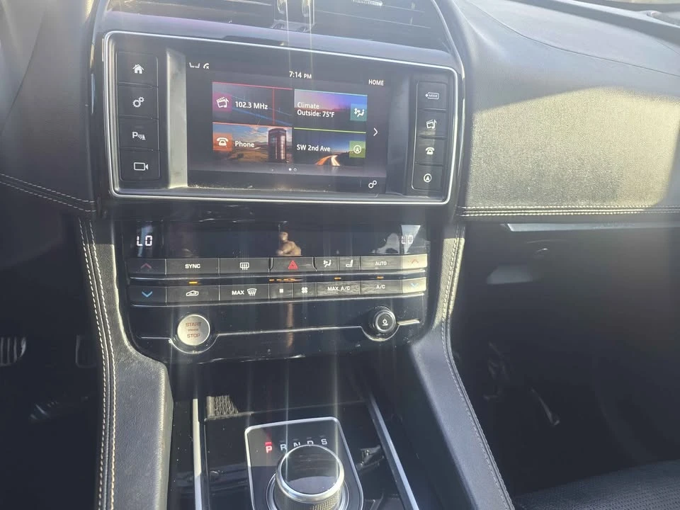 2017 Jaguar F-Pace - Image 18 of 20