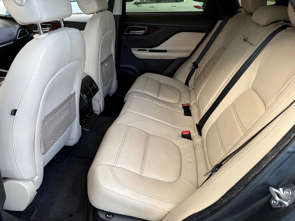 2017 Jaguar F-Pace - Image 14 of 20