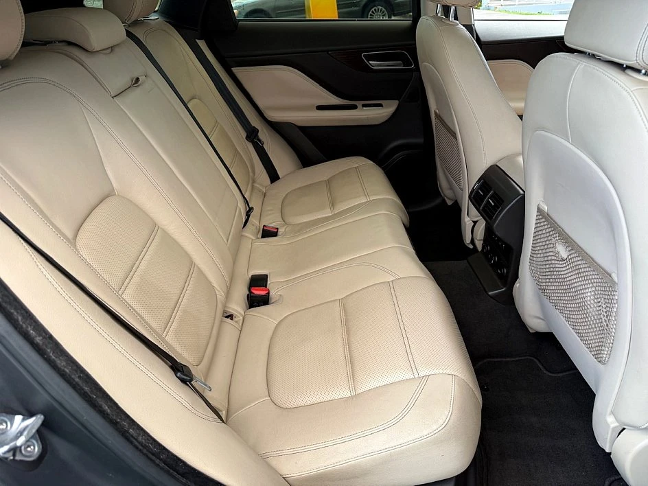 2017 Jaguar F-Pace - Image 13 of 20