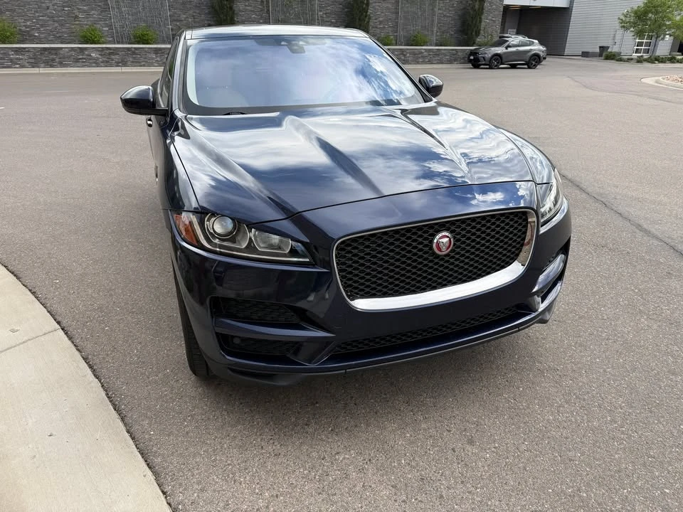 2017 Jaguar F-Pace - Image 8 of 16