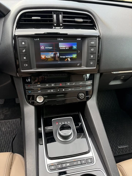 2017 Jaguar F-Pace - Image 12 of 16