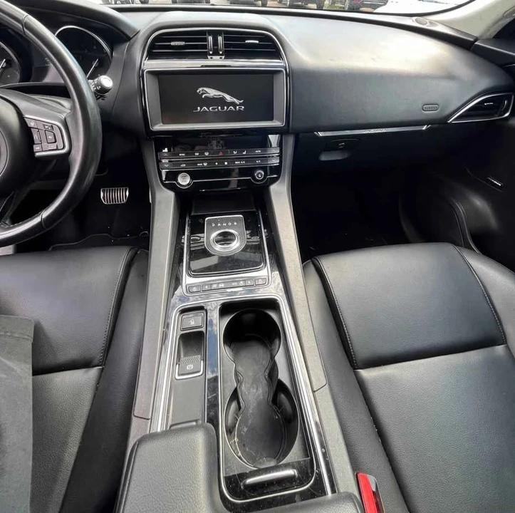 2017 Jaguar F-Pace - Image 4 of 11