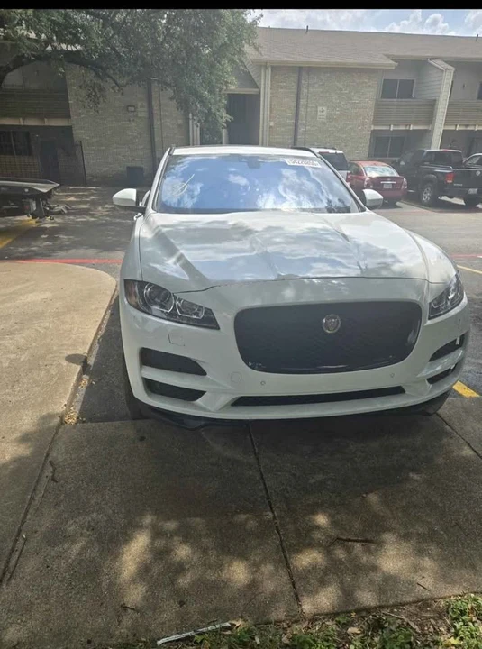 2017 Jaguar F-Pace - Image 2 of 11