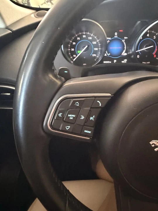 2017 Jaguar F-Pace - Image 11 of 16