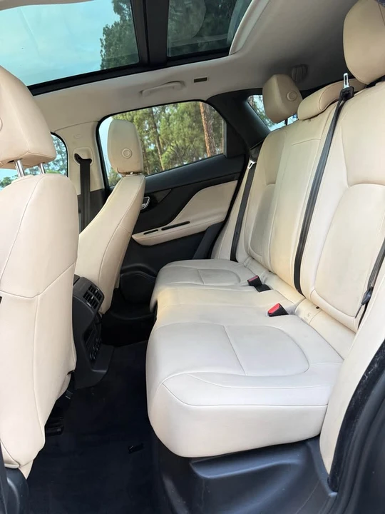 2017 Jaguar F-Pace - Image 11 of 15