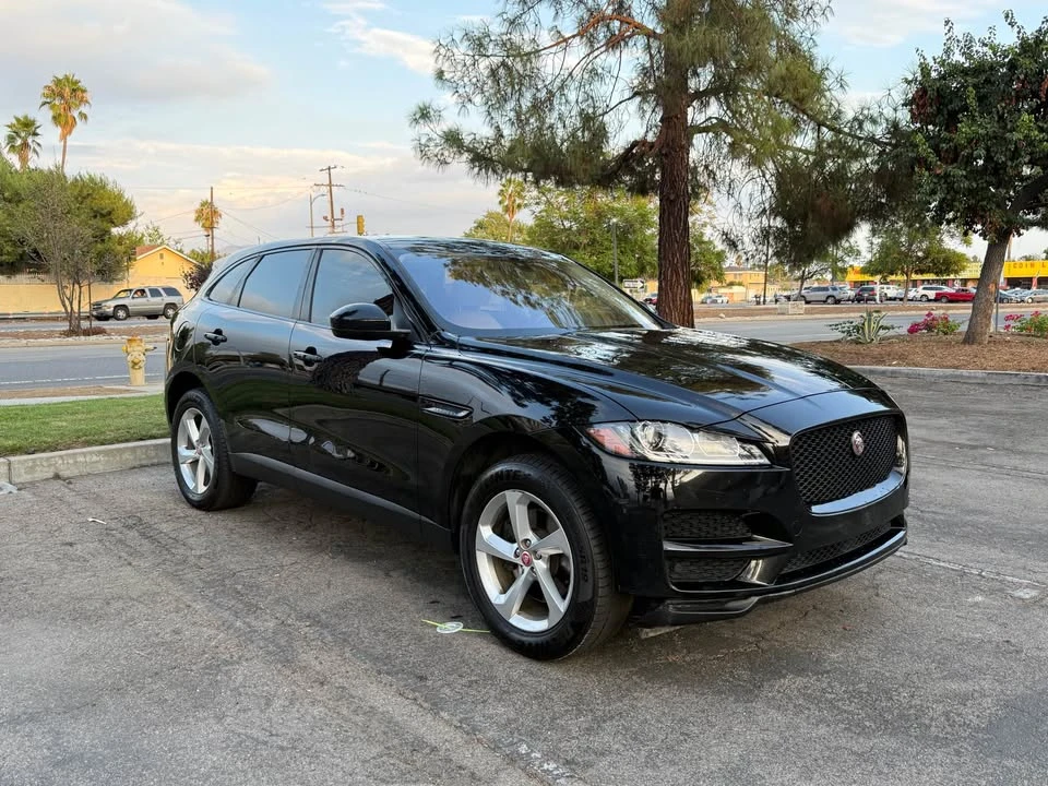 2017 Jaguar F-Pace - Image 4 of 15
