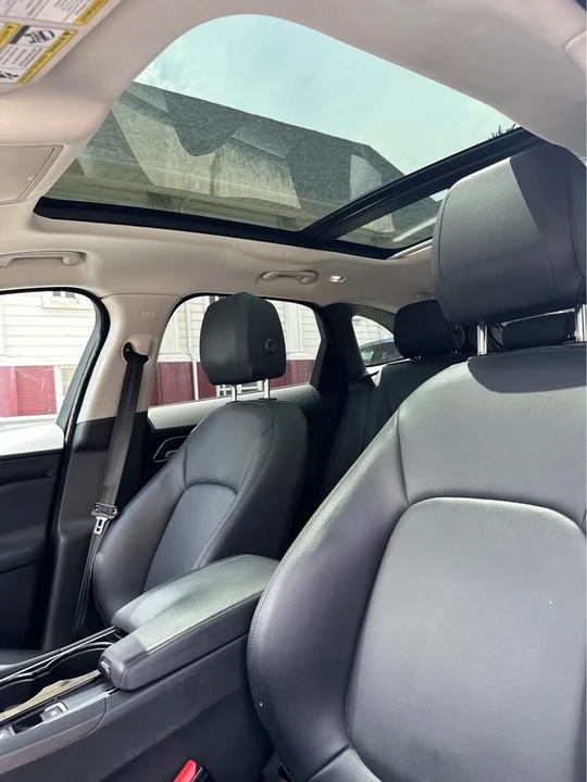 2017 Jaguar F-Pace - Image 16 of 19