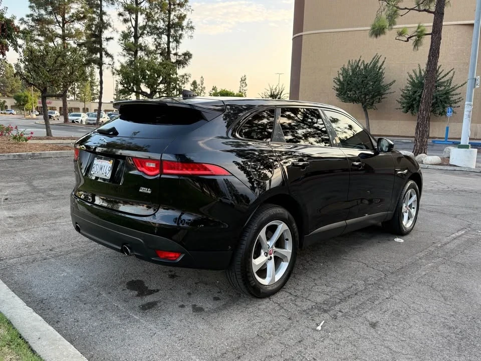 2017 Jaguar F-Pace - Image 5 of 14