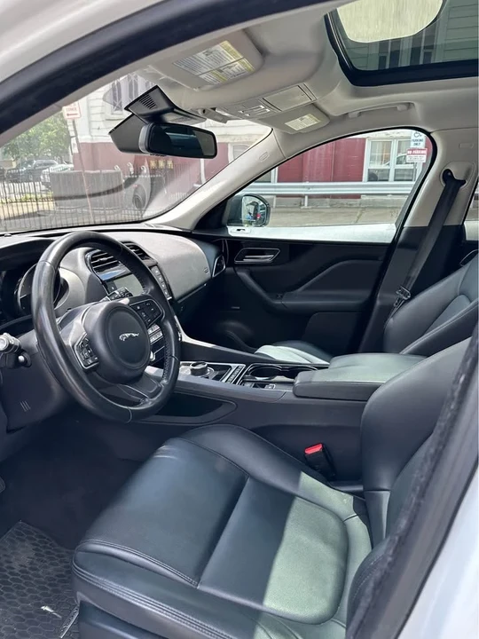 2017 Jaguar F-Pace - Image 11 of 19