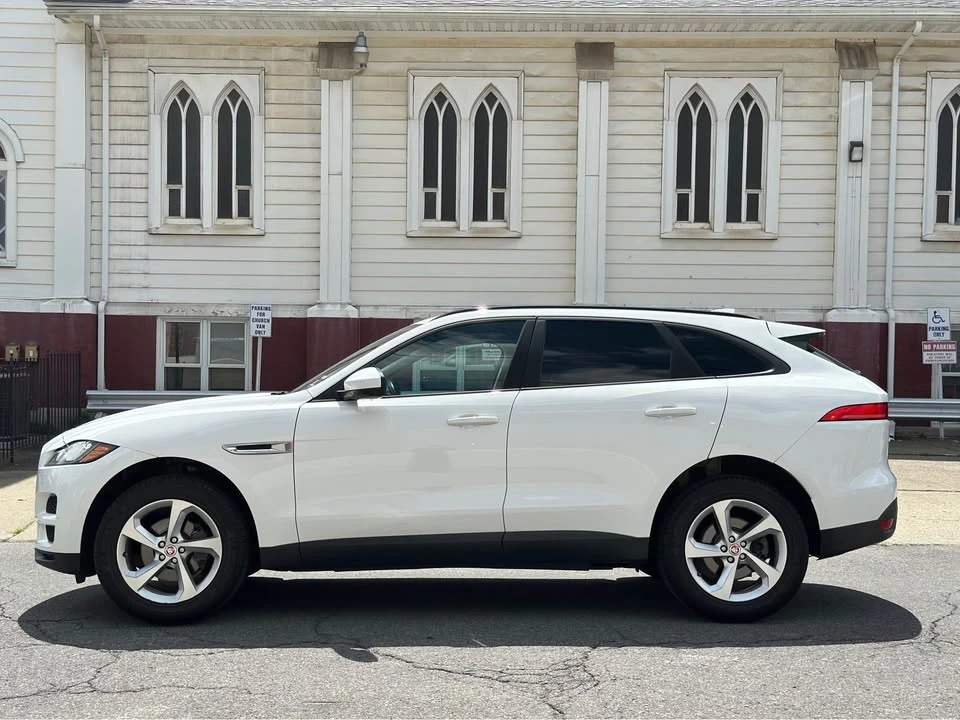 2017 Jaguar F-Pace - Image 2 of 19