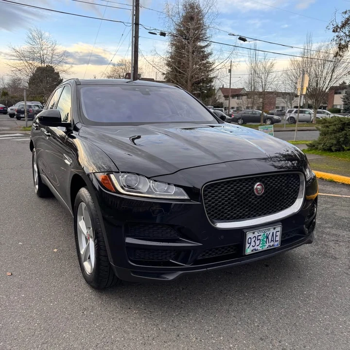 2017 Jaguar F-Pace - Image 8 of 13