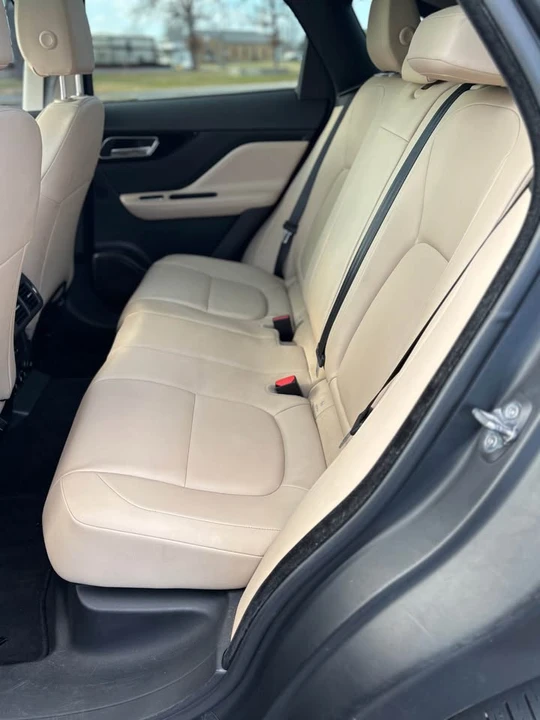 2017 Jaguar F-Pace - Image 13 of 15