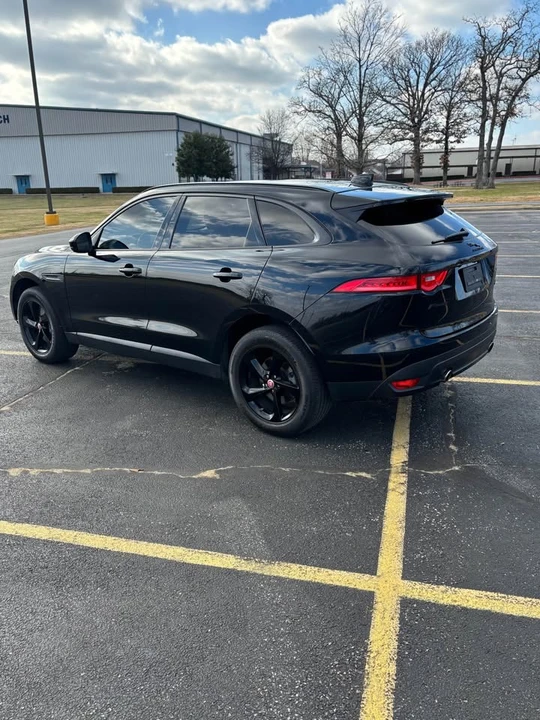 2017 Jaguar F-Pace - Image 5 of 15