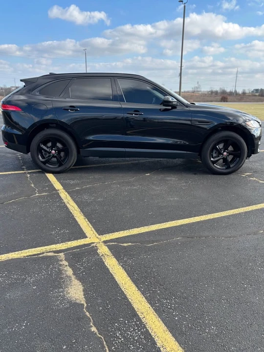 2017 Jaguar F-Pace - Image 8 of 15