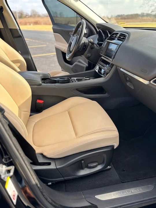 2017 Jaguar F-Pace - Image 12 of 15