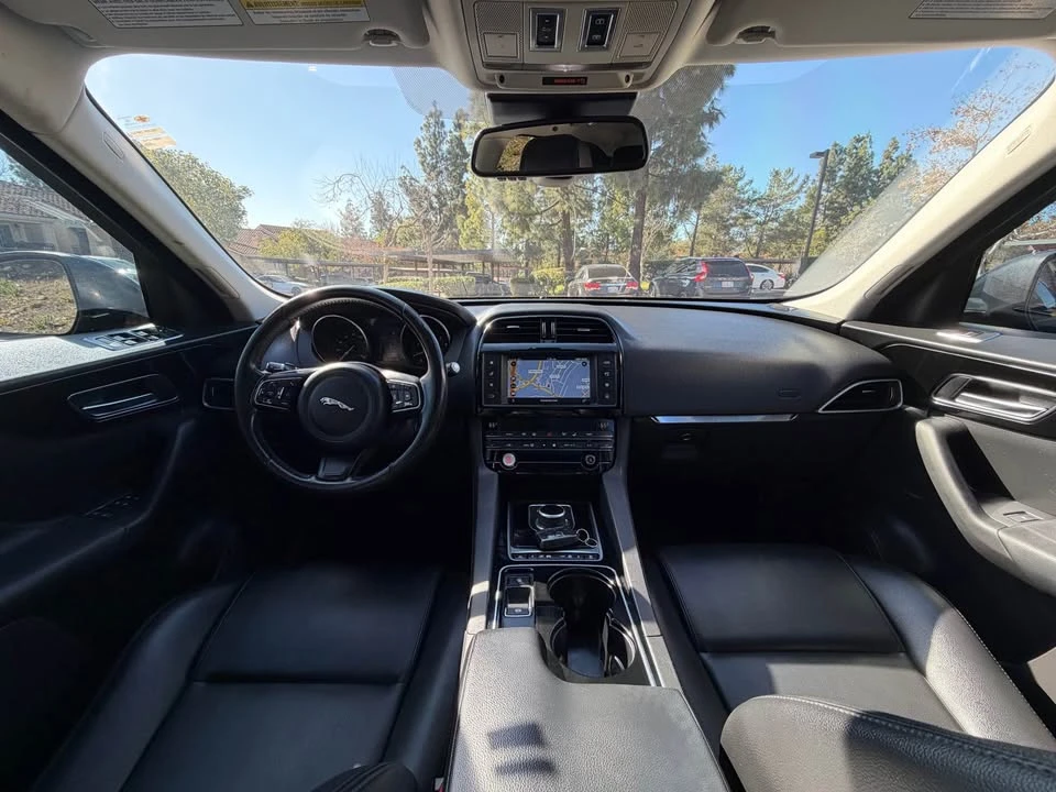 2017 Jaguar F-Pace - Image 9 of 16