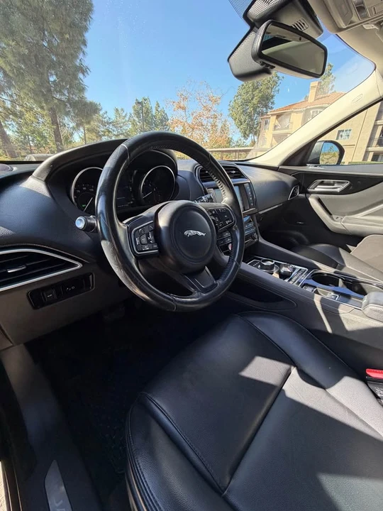 2017 Jaguar F-Pace - Image 11 of 16