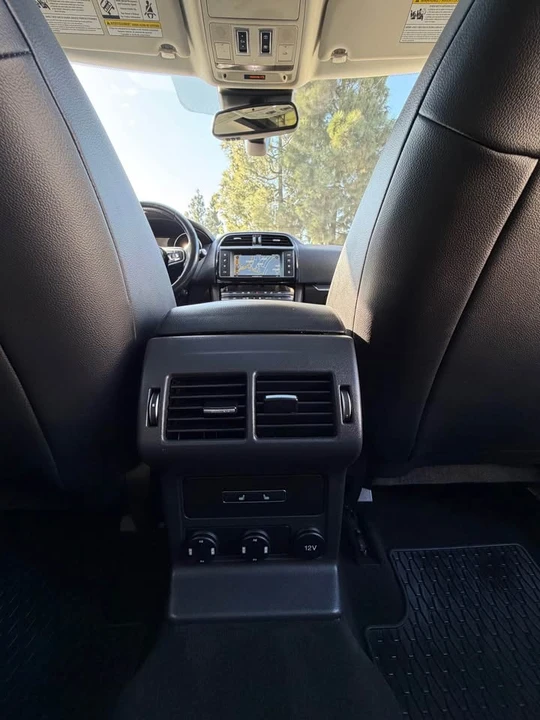 2017 Jaguar F-Pace - Image 10 of 16