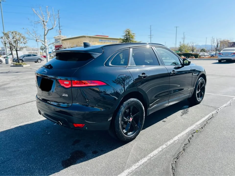 2017 Jaguar F-Pace - Image 6 of 12
