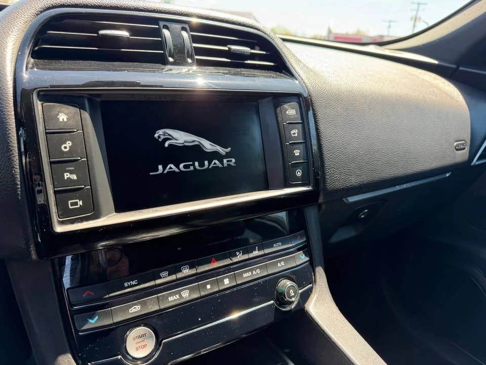 2017 Jaguar F-Pace - Image 18 of 21