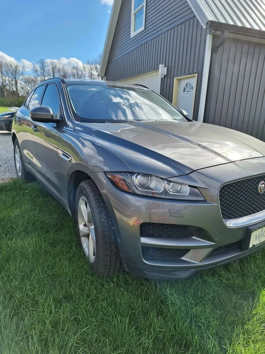 2017 Jaguar F-Pace - Image 2 of 10