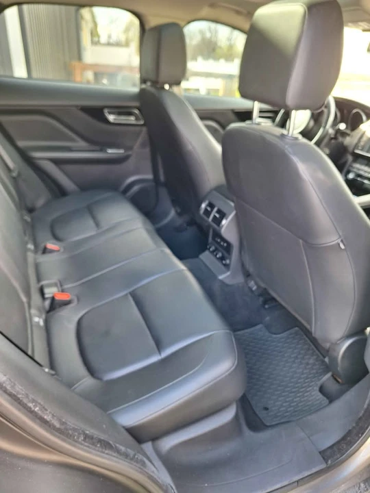 2017 Jaguar F-Pace - Image 5 of 10