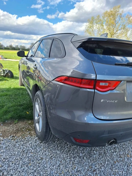 2017 Jaguar F-Pace - Image 4 of 10