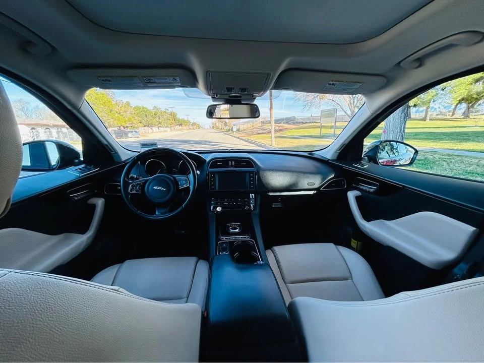 2017 Jaguar F-Pace - Image 10 of 14