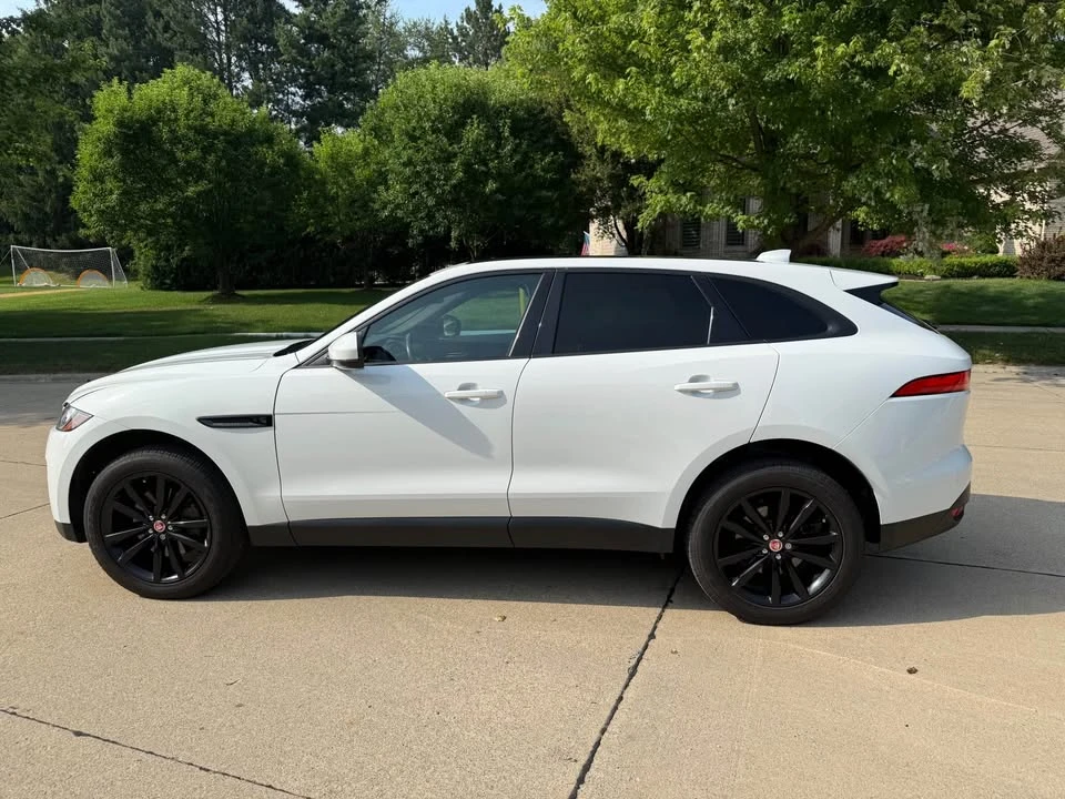 2017 Jaguar F-Pace - Image 3 of 7