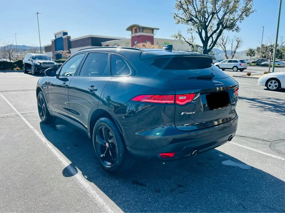 2017 Jaguar F-Pace - Image 6 of 12