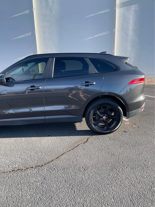 2017 Jaguar F-Pace - Image 4 of 19