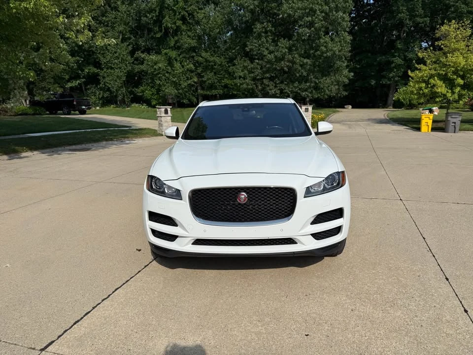 2017 Jaguar F-Pace - Image 2 of 7