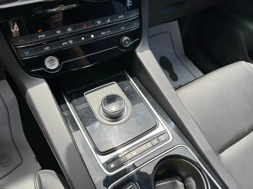 2017 Jaguar F-Pace - Image 13 of 20