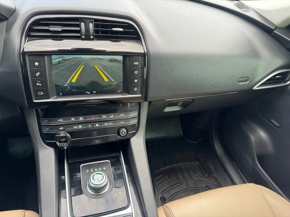 2017 Jaguar F-Pace - Image 4 of 20