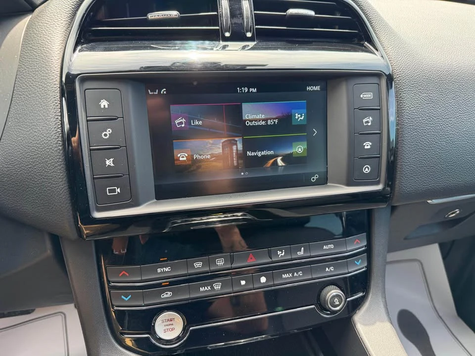2017 Jaguar F-Pace - Image 15 of 20
