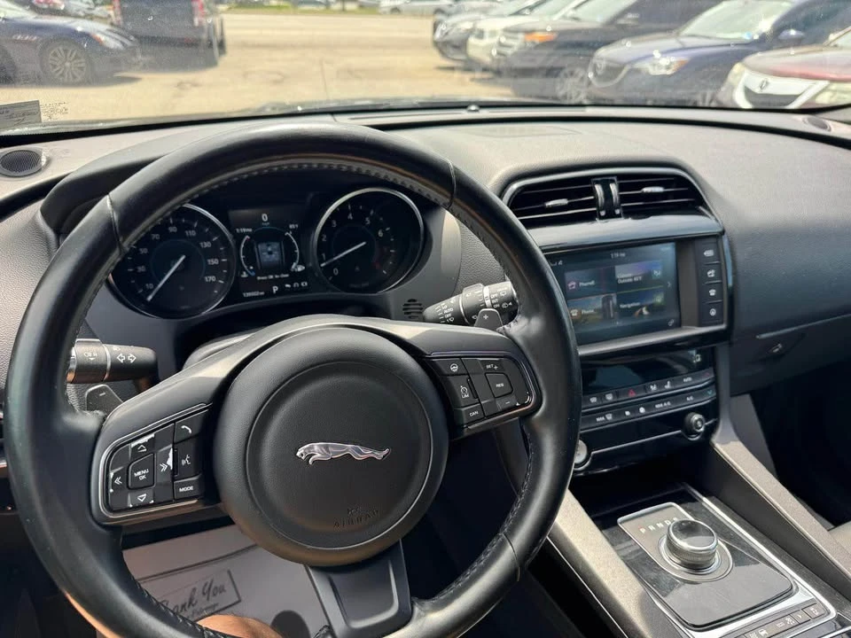 2017 Jaguar F-Pace - Image 11 of 20
