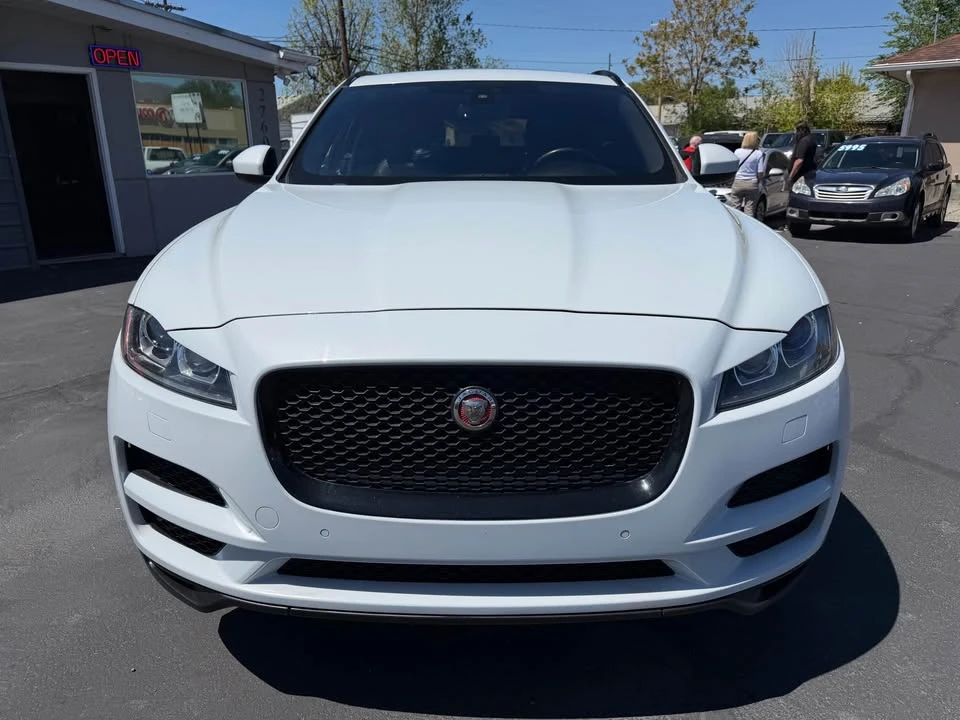 2017 Jaguar F-Pace - Image 4 of 21