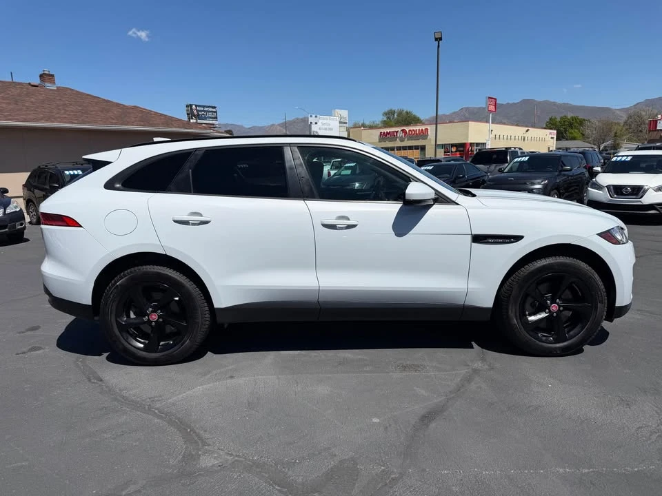2017 Jaguar F-Pace - Image 5 of 21