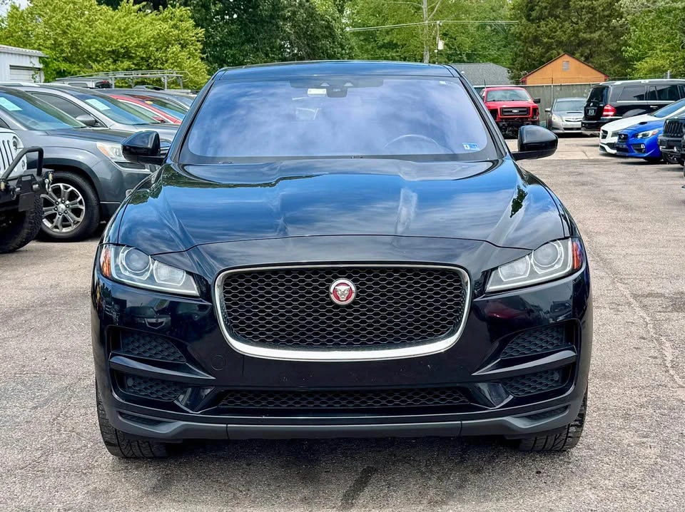 2017 Jaguar F-Pace - Image 2 of 19