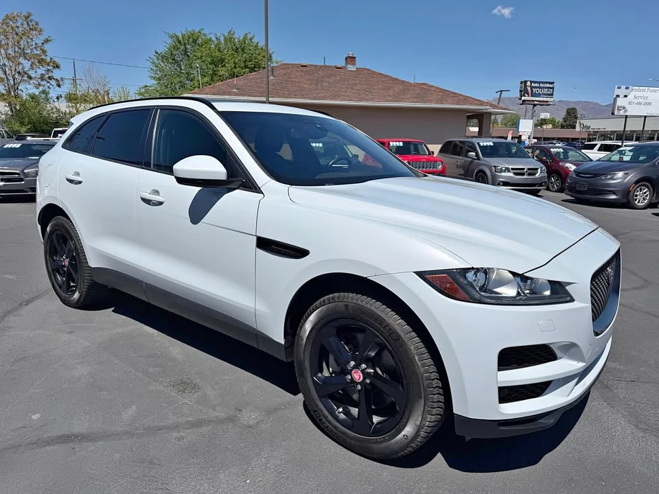 2017 Jaguar F-Pace - Image 2 of 21
