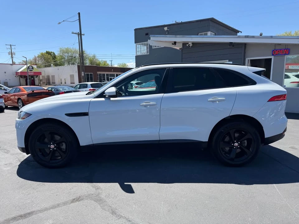 2017 Jaguar F-Pace - Image 9 of 21