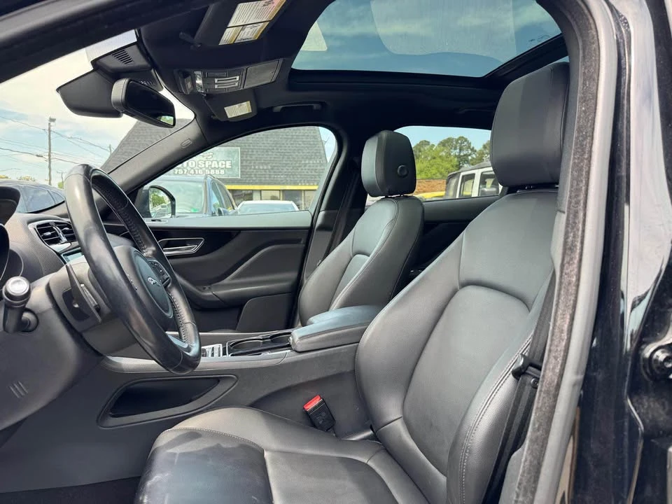 2017 Jaguar F-Pace - Image 11 of 19